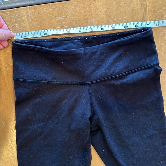 Lululemon capris black size 4 - Picture 6 of 9